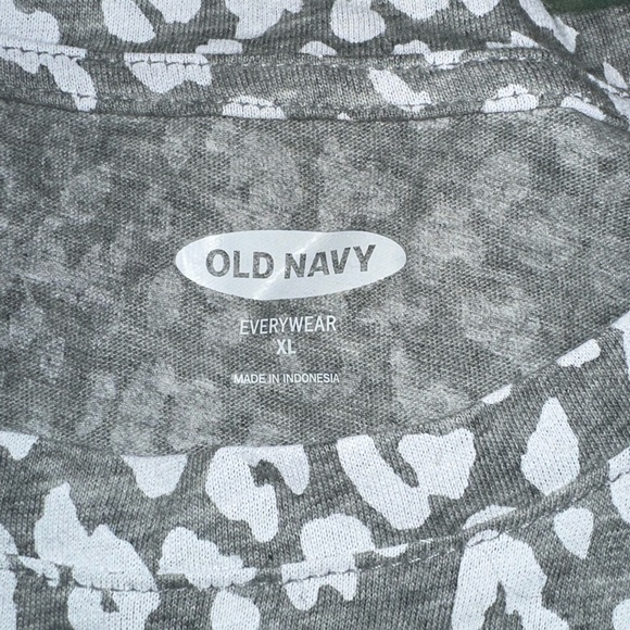Old Navy Tee - Picture 3 of 3